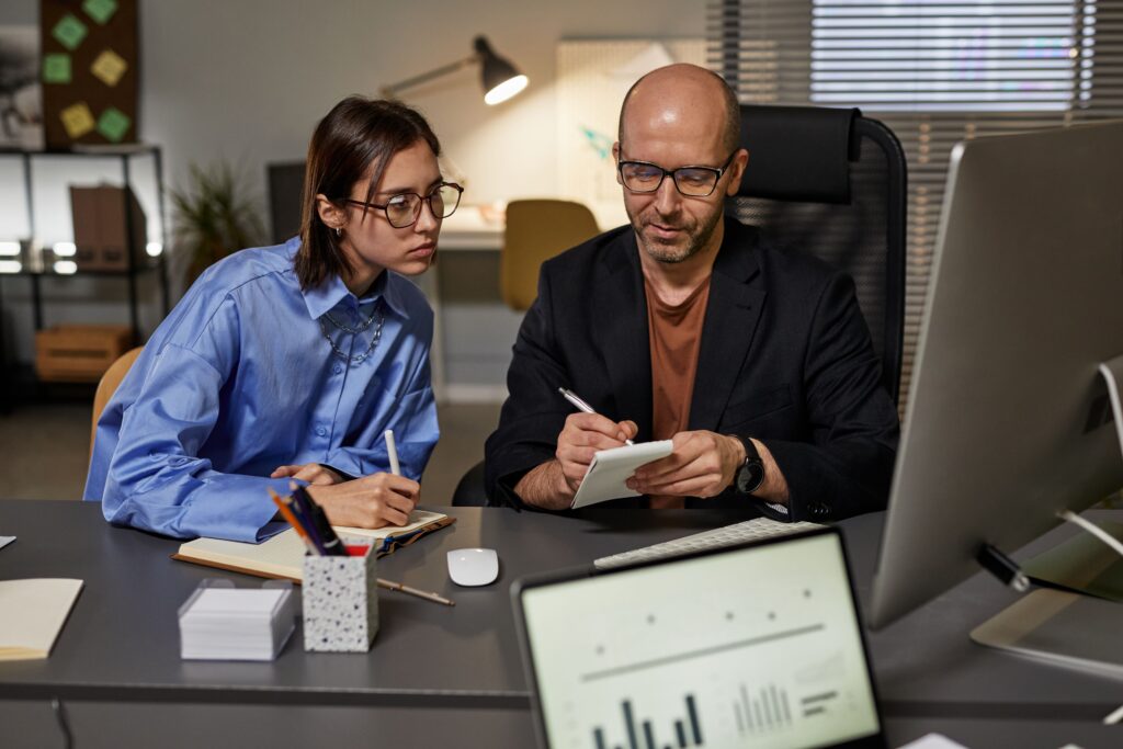 subvencao para investimentos homem fazendo contas