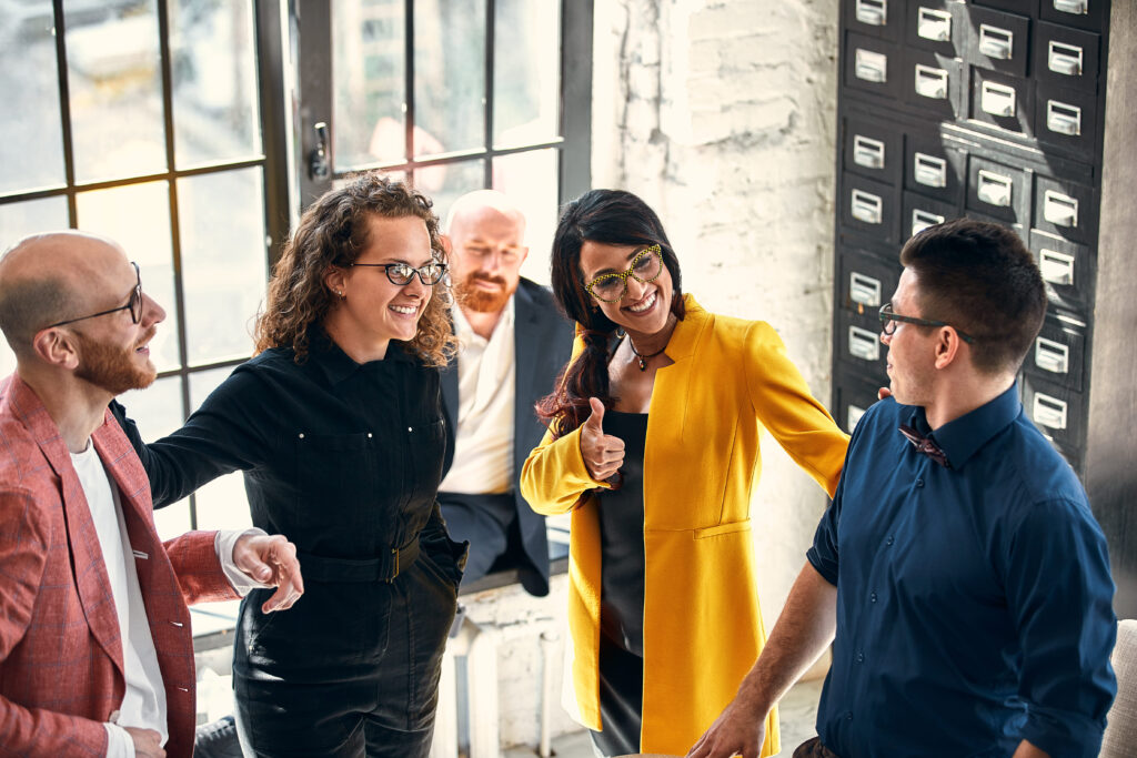 como reter talento equipe feliz