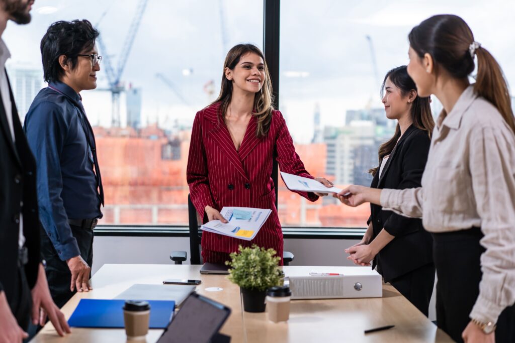 como reter talento reuniao equipe