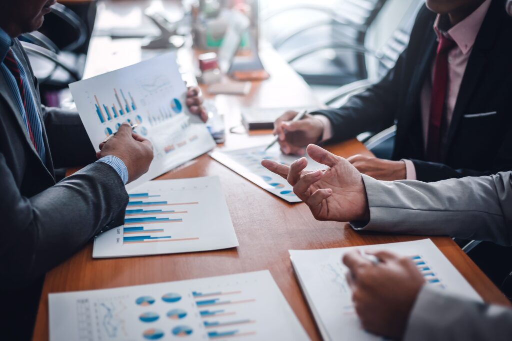 majoracao empresarios discutindo